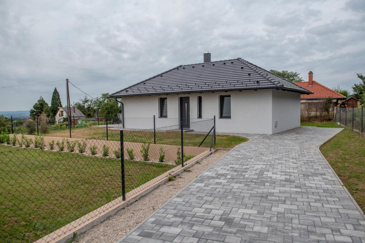 Bridgiet Home Apartman Cserszegtomaj Exteriör bild